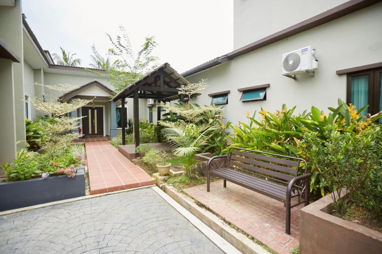 D' Qamar Guesthouse Kuantan Exterior foto